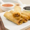 Frühlingsrollen gewürzt mit China Gewürz und dazu feine Erdnuss-Soße